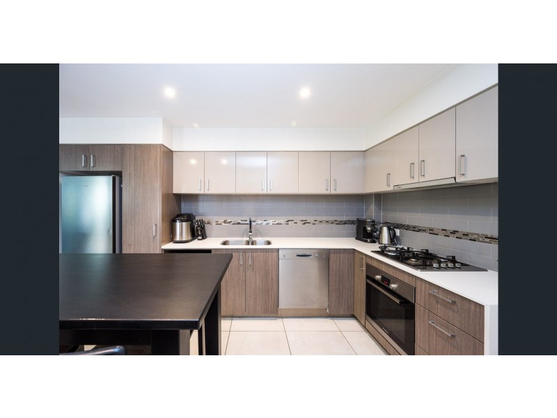 2/11 Wambool Street, Bulimba QLD 4171