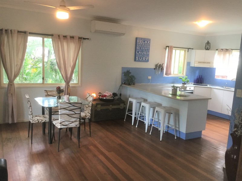 18 Carefree Street, Coochiemudlo Island QLD 4184