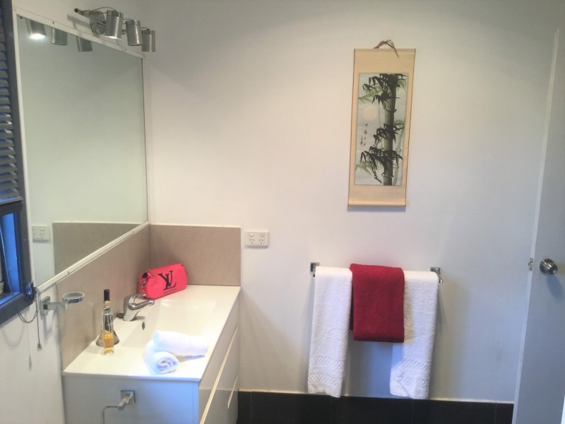 18 Carefree Street, Coochiemudlo Island QLD 4184