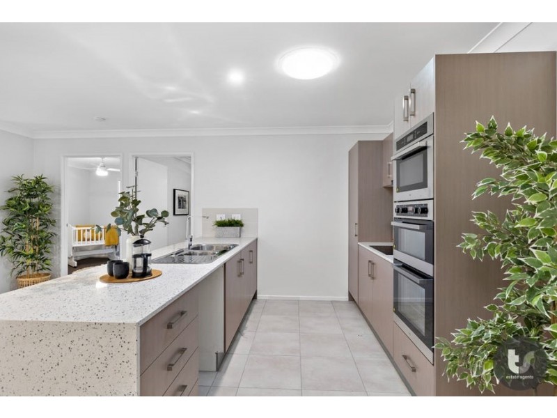 297 Colburn Avenue, Victoria Point QLD 4165