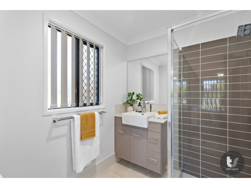 297 Colburn Avenue, Victoria Point QLD 4165