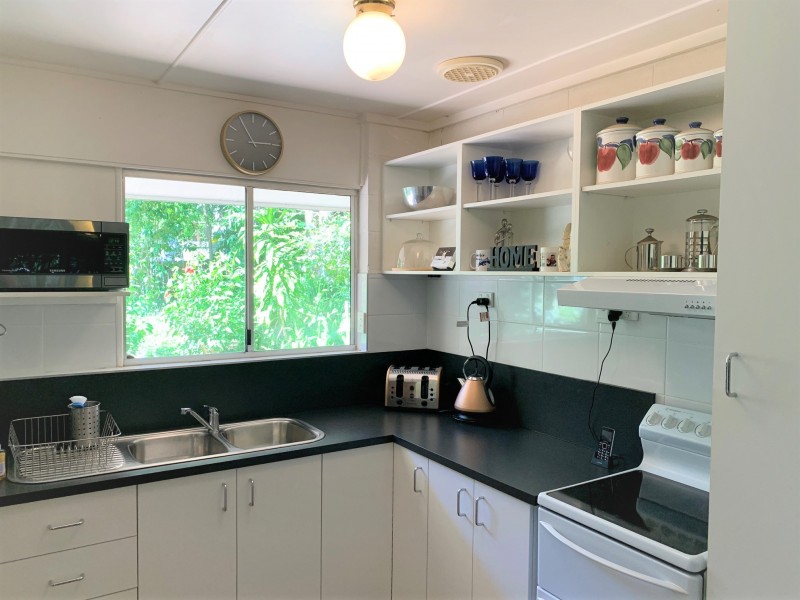 13 Marana Street, Coochiemudlo Island QLD 4184