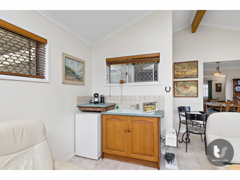 11 Tarcutta Street, Cleveland QLD 4163