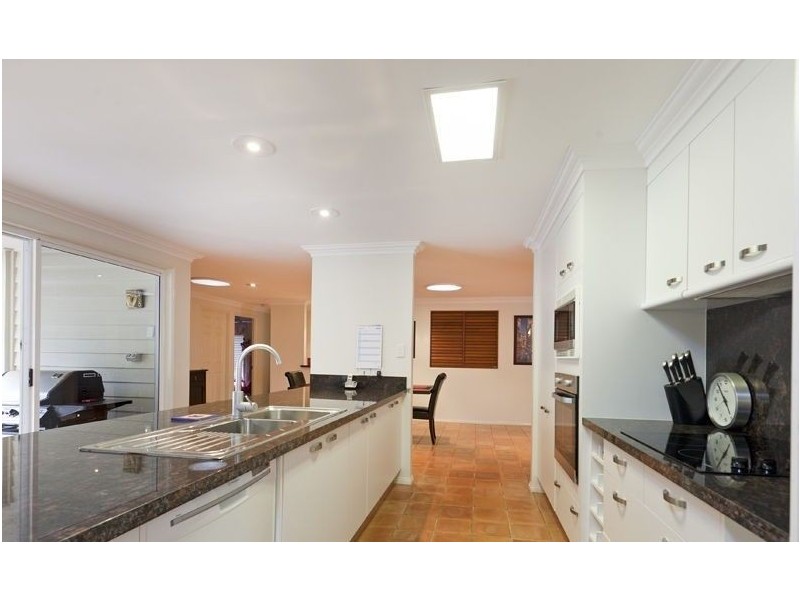 17 Zephyr Court, Birkdale QLD 4159