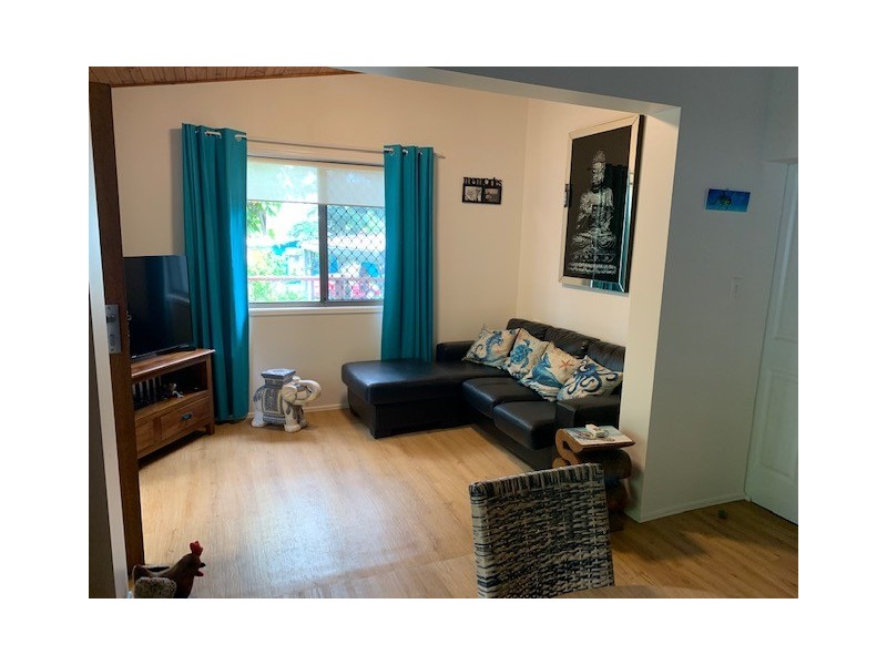 9 Pullen Street, Coochiemudlo Island QLD 4184