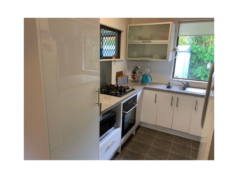 9 Pullen Street, Coochiemudlo Island QLD 4184