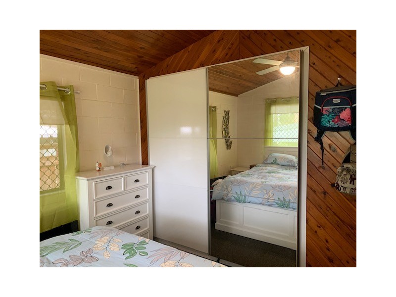 9 Pullen Street, Coochiemudlo Island QLD 4184