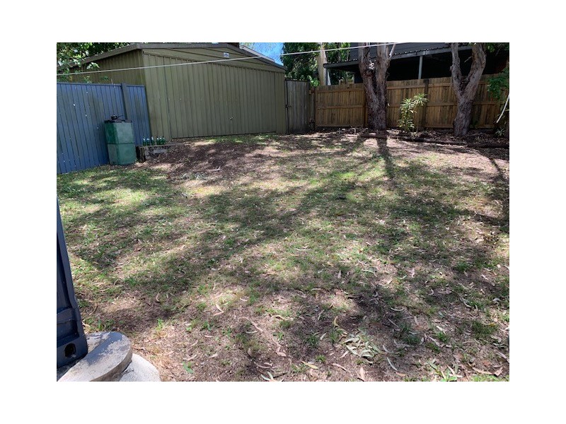 8 Merindah Street, Coochiemudlo Island QLD 4184