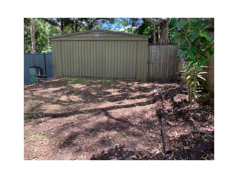 8 Merindah Street, Coochiemudlo Island QLD 4184