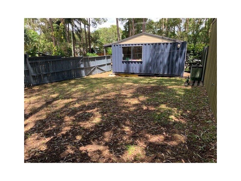 8 Merindah Street, Coochiemudlo Island QLD 4184