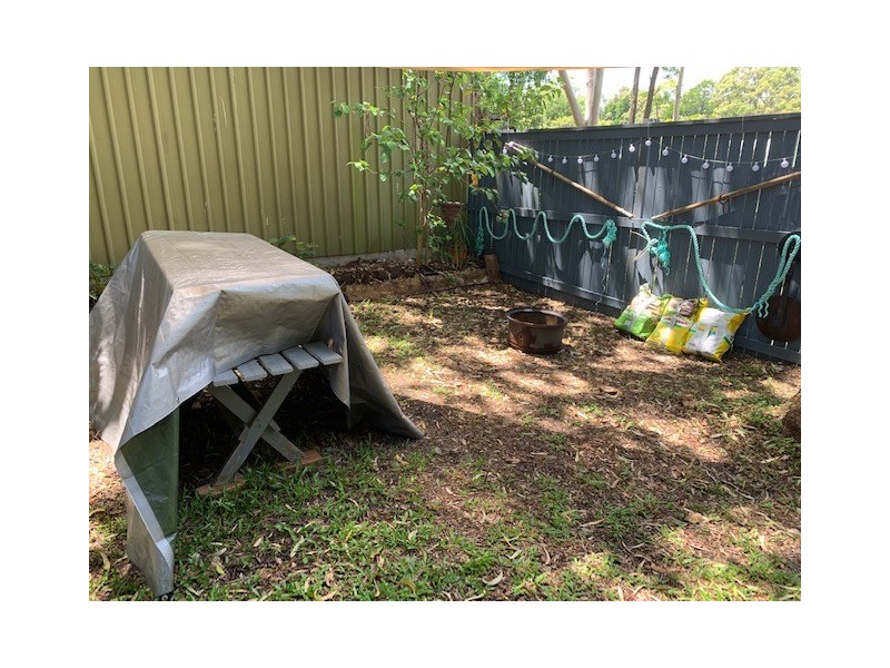 8 Merindah Street, Coochiemudlo Island QLD 4184