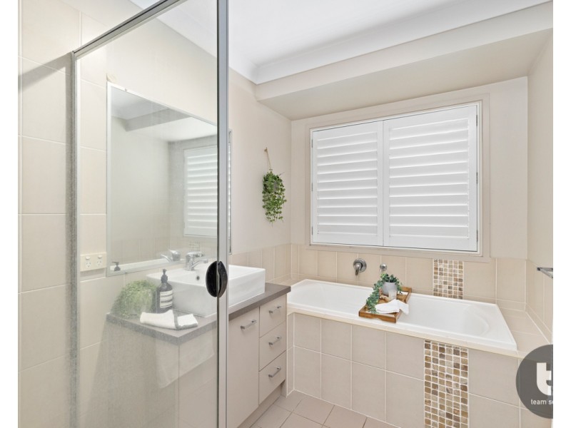 60 Sunningdale Drive, Redland Bay QLD 4165