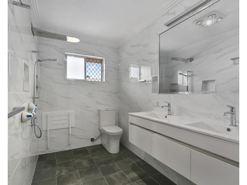 48 Cleveland-Redland Bay Road, Thornlands QLD 4164