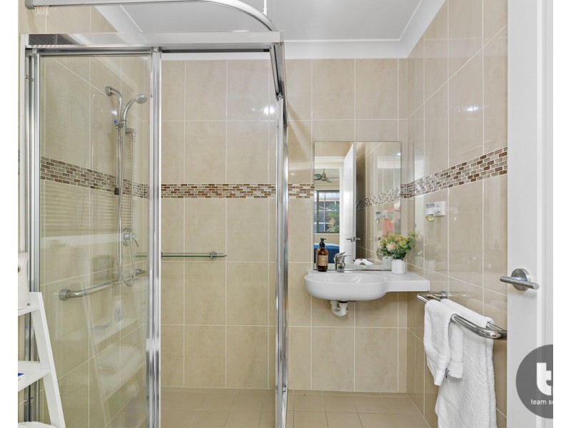 14 Glenjustins Street, Wynnum West QLD 4178