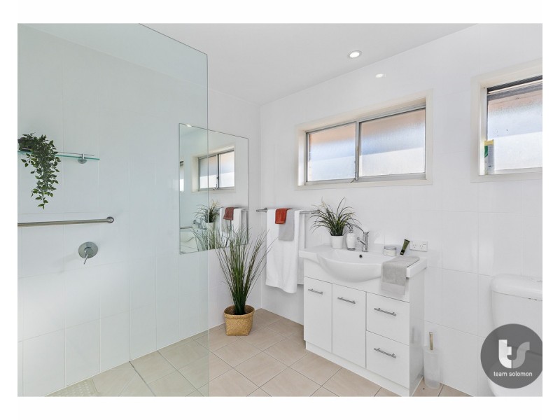 14b Glenjustins Street, Wynnum West QLD 4178