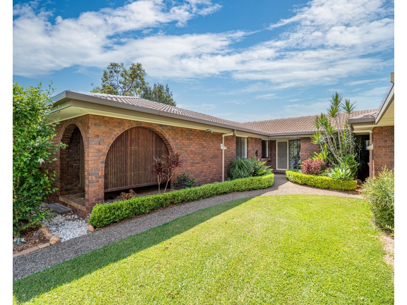 6 Watsonia Street, Redland Bay QLD 4165