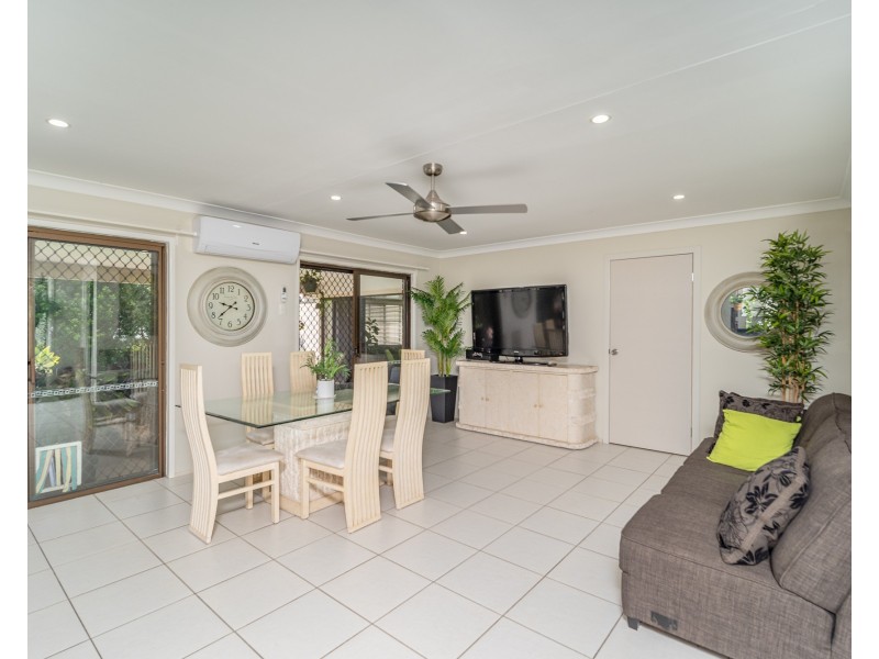 6 Watsonia Street, Redland Bay QLD 4165