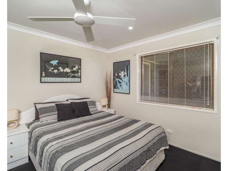 6 Watsonia Street, Redland Bay QLD 4165