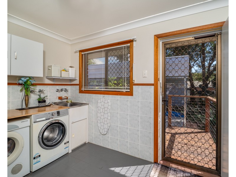 6 Watsonia Street, Redland Bay QLD 4165