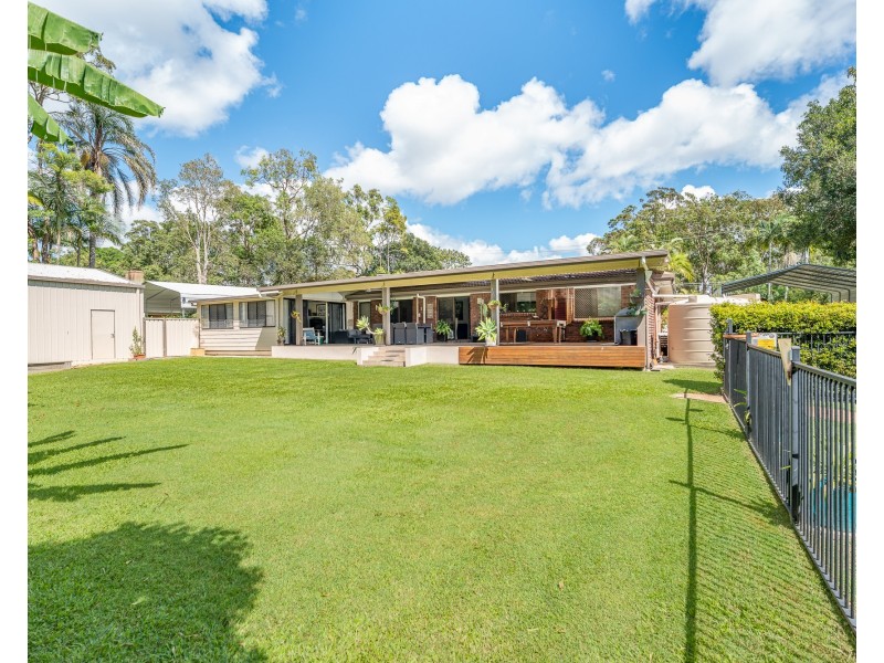 6 Watsonia Street, Redland Bay QLD 4165
