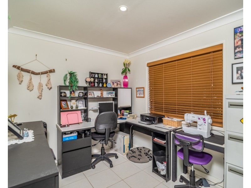 6 Watsonia Street, Redland Bay QLD 4165