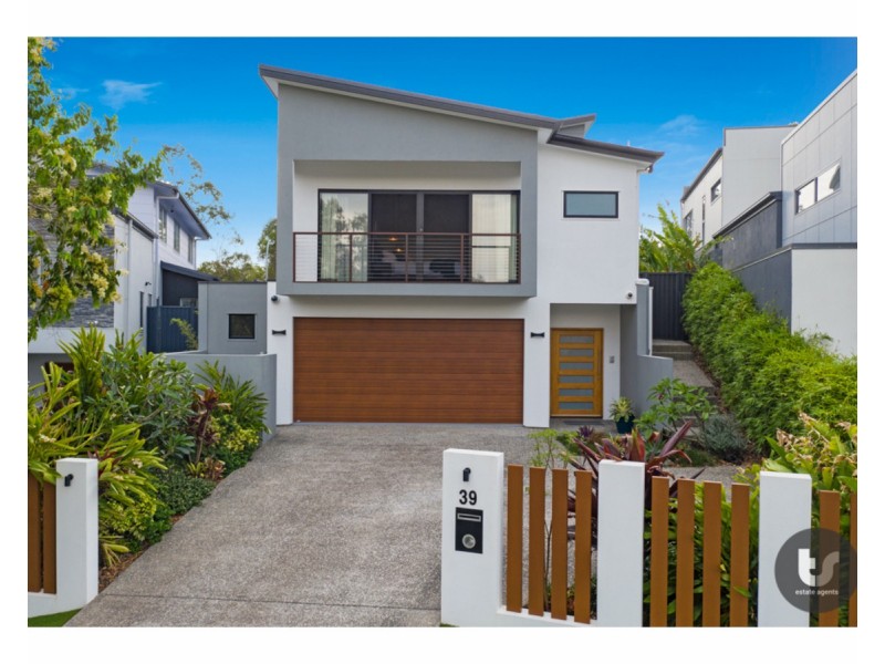 39 Nelson Place, Carindale QLD 4152