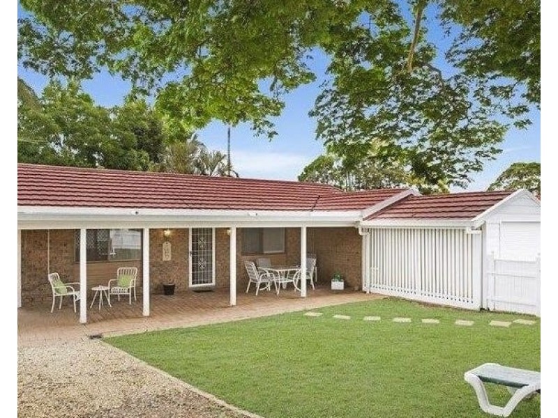 18 Boronia Street, Redland Bay QLD 4165