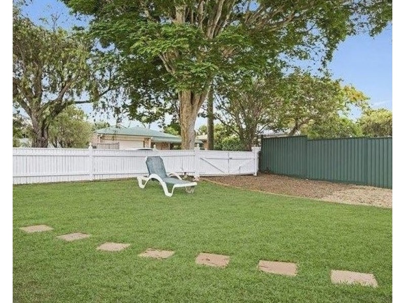 18 Boronia Street, Redland Bay QLD 4165