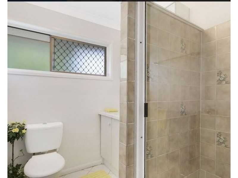 18 Boronia Street, Redland Bay QLD 4165