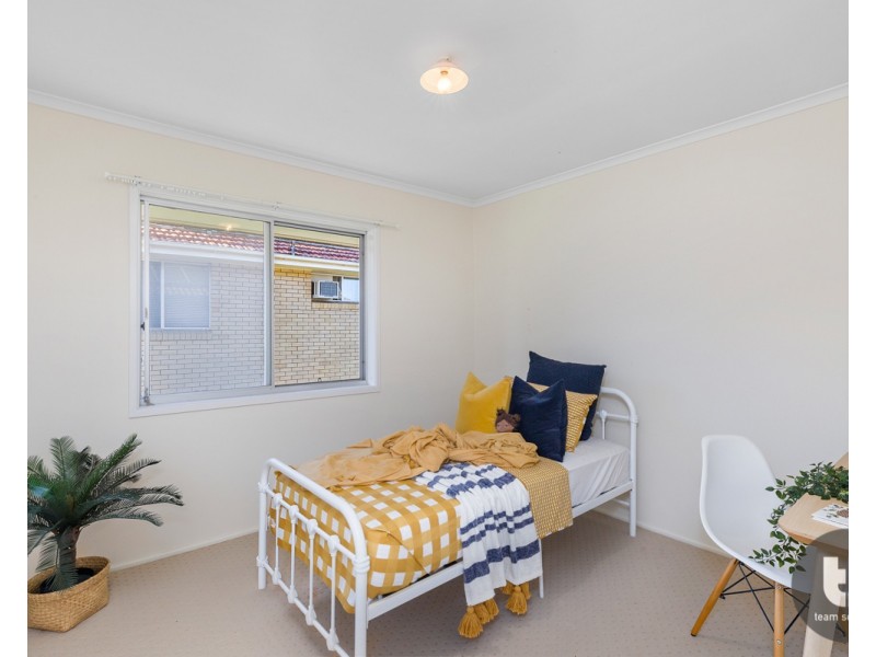 14 Glenjustins Street, Wynnum West QLD 4178