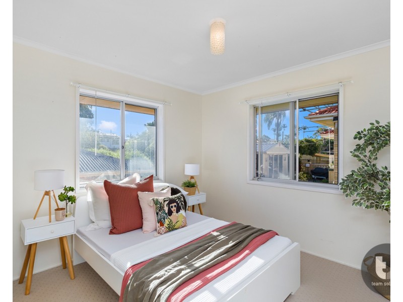14 Glenjustins Street, Wynnum West QLD 4178
