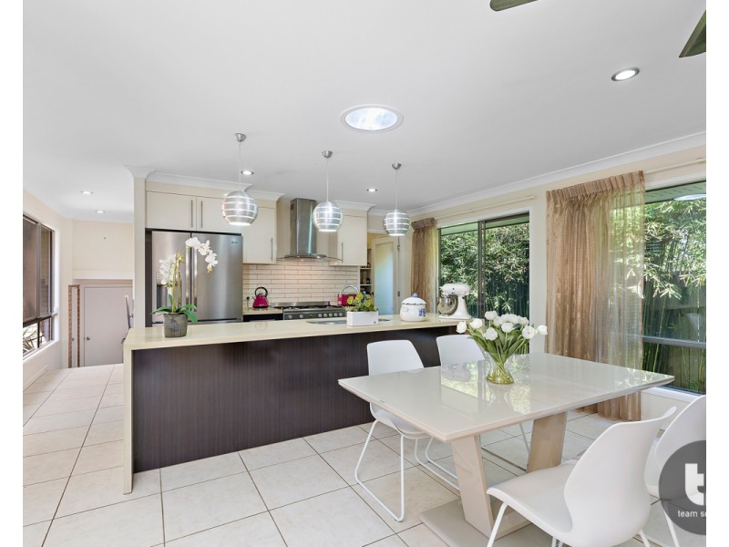 14 Glenjustins Street, Wynnum West QLD 4178