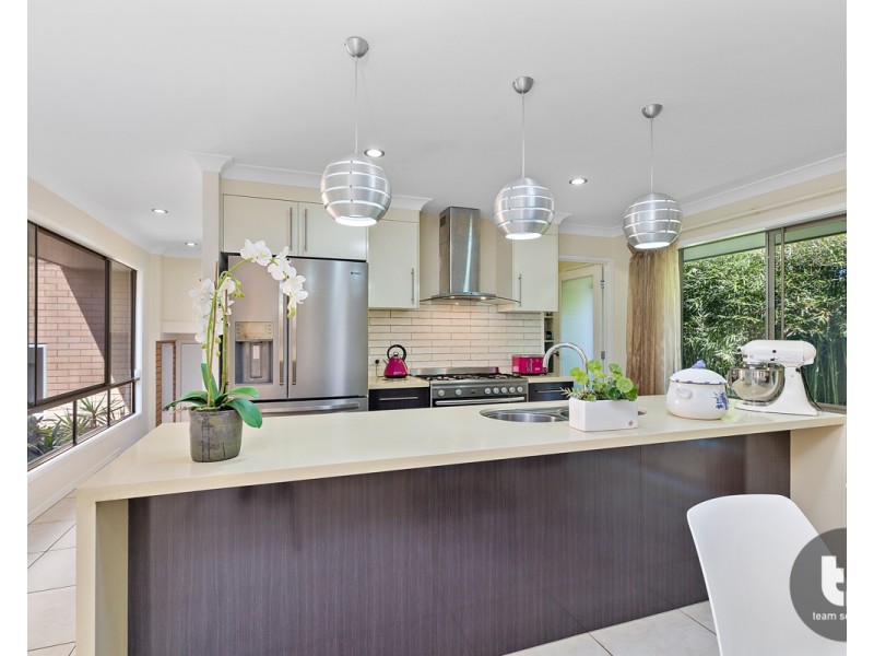 14 Glenjustins Street, Wynnum West QLD 4178