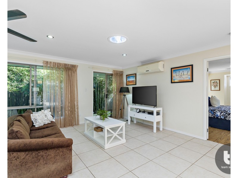 14 Glenjustins Street, Wynnum West QLD 4178
