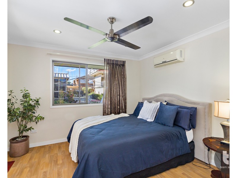 14 Glenjustins Street, Wynnum West QLD 4178