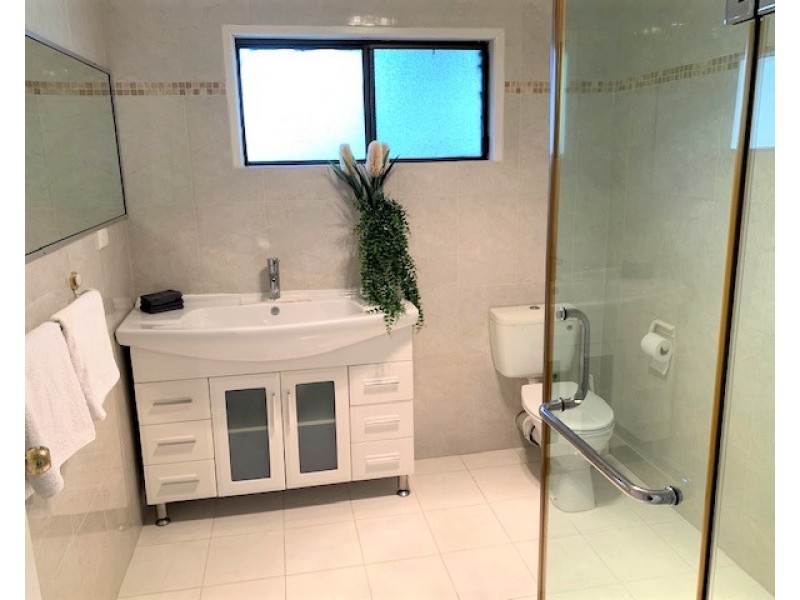 3 Phillips Street, Coochiemudlo Island QLD 4184