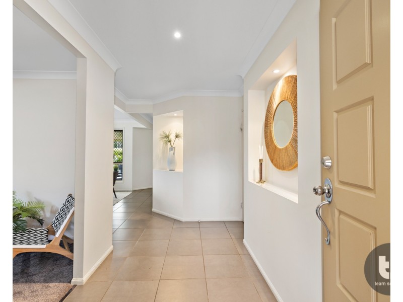 11 Dory Close, Redland Bay QLD 4165