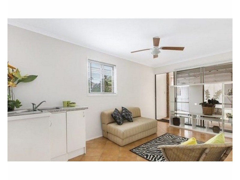 18 Boronia Street, Redland Bay QLD 4165