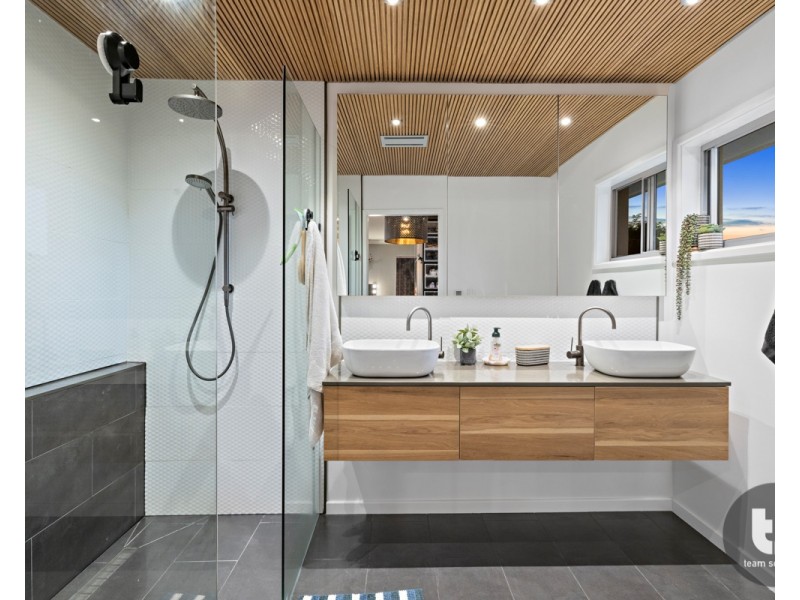 27 Dinwoodie Road, Thornlands QLD 4164