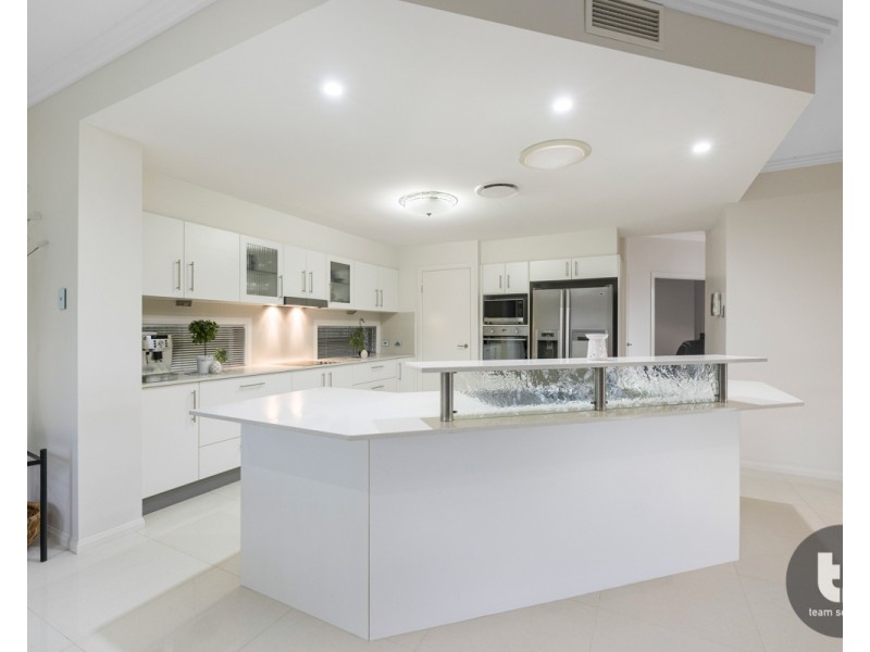 14 Bay Crest Place, Thornlands QLD 4164