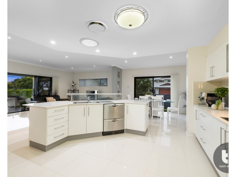 14 Bay Crest Place, Thornlands QLD 4164