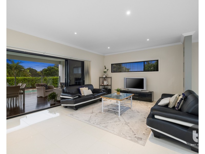 14 Bay Crest Place, Thornlands QLD 4164