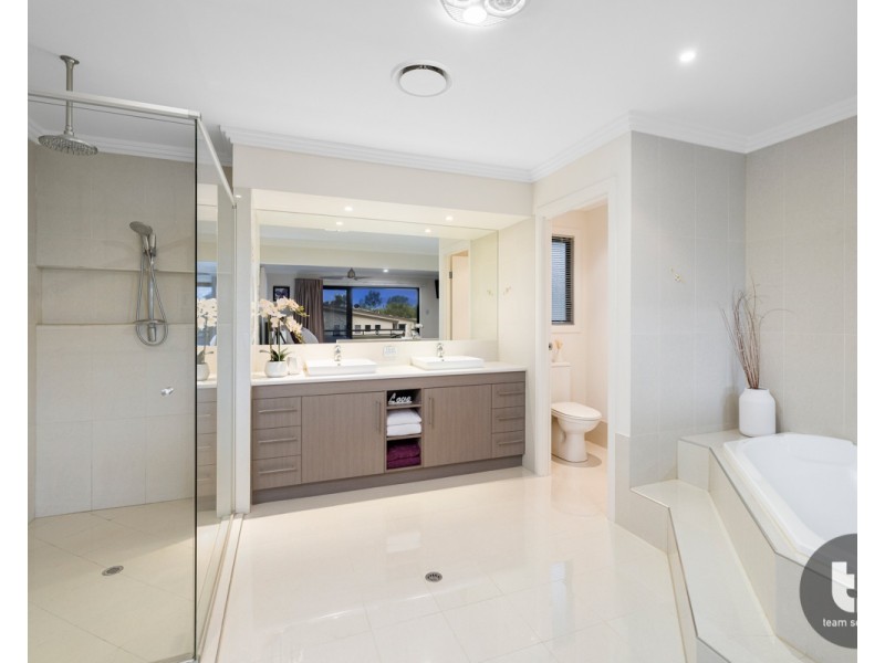 14 Bay Crest Place, Thornlands QLD 4164