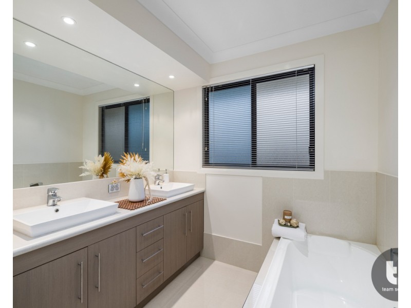 14 Bay Crest Place, Thornlands QLD 4164