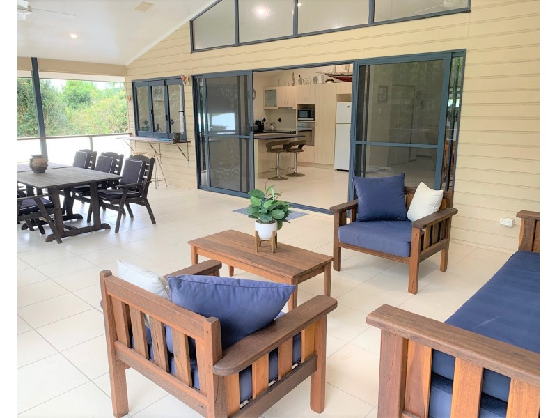 24 James Street, Coochiemudlo Island QLD 4184