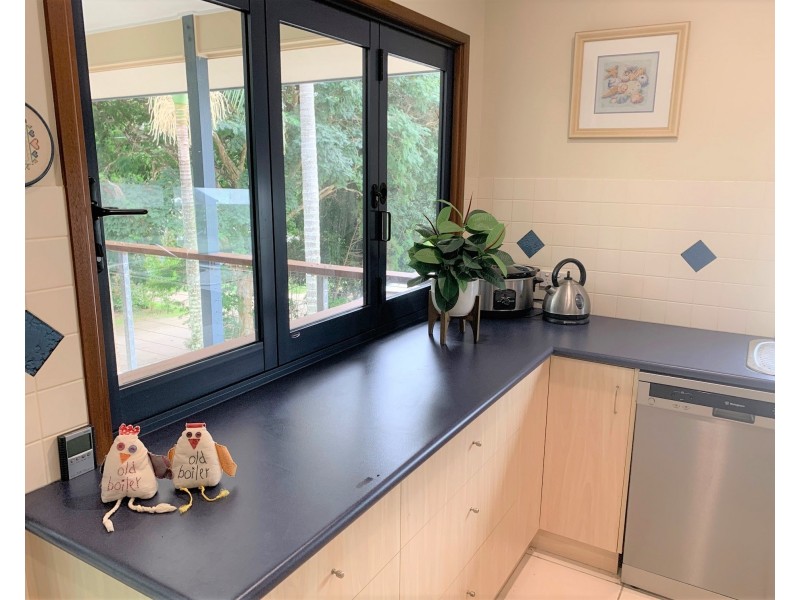 24 James Street, Coochiemudlo Island QLD 4184