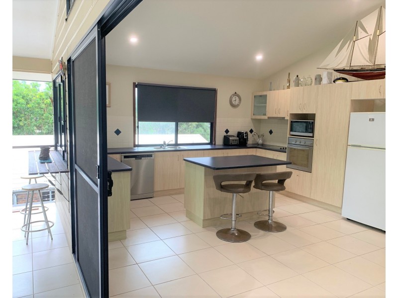 24 James Street, Coochiemudlo Island QLD 4184