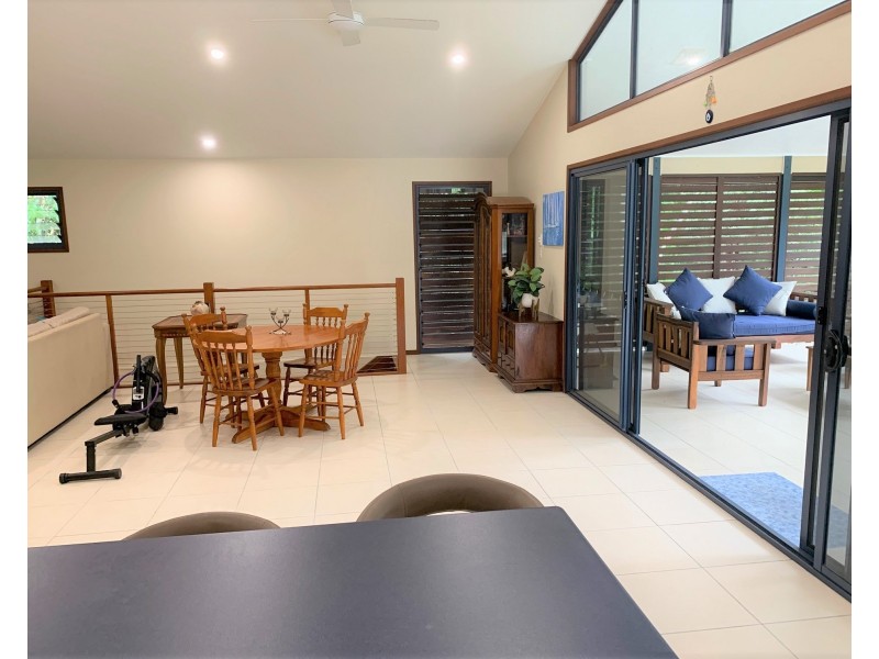 24 James Street, Coochiemudlo Island QLD 4184