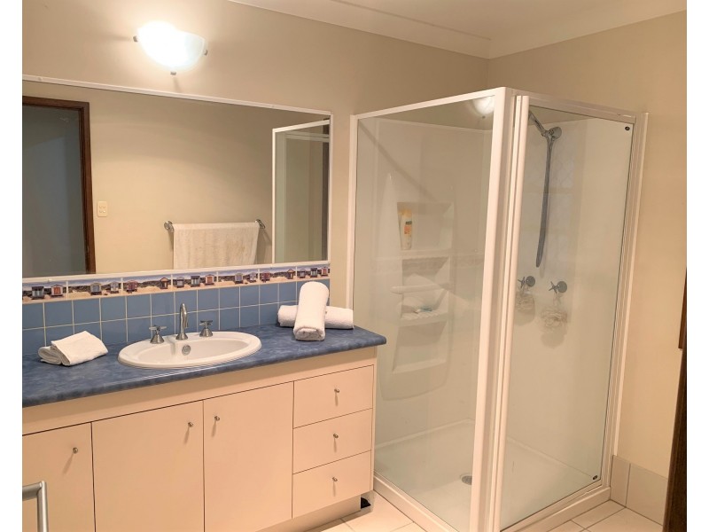 24 James Street, Coochiemudlo Island QLD 4184