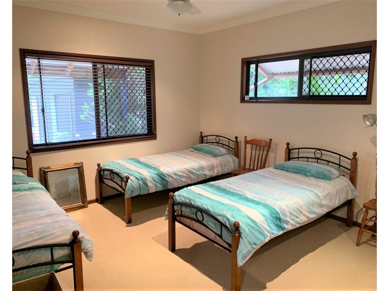 24 James Street, Coochiemudlo Island QLD 4184